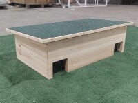 Hedgehog house z borového dřeva se dvěma vchody
